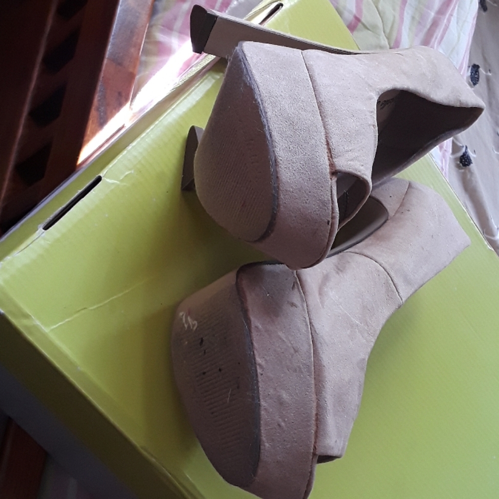 high heels - Picture 7 of 7